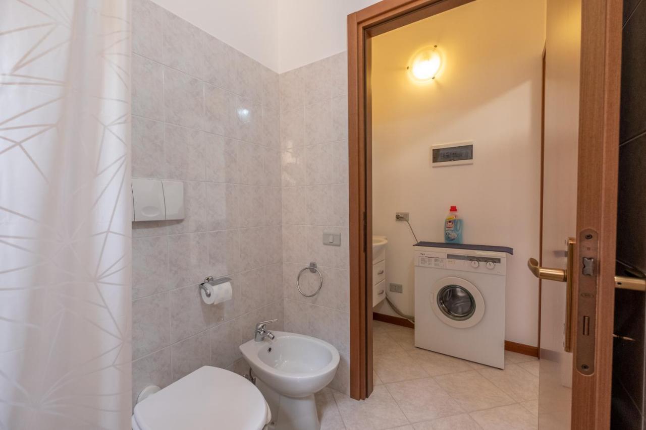 Happy Guest Apartments - Lake Panorama & Pool Riva di Solto Exterior foto